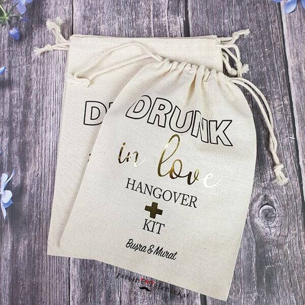 Altın Varak In Love Kişiye Özel Hangover Kit Bez Kese 15x20 - 1