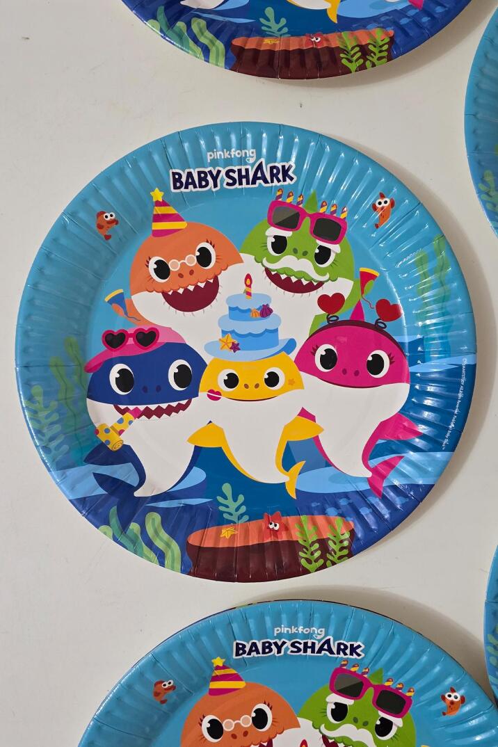 Baby Shark Karton Tabak 8 li Paket - 1
