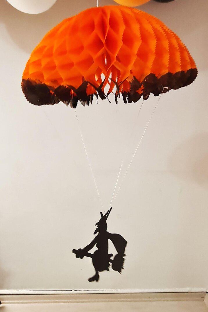 Cadılar Bayramı Tavan Süsü Süpürgeli Cadı Paraşüt Süs Halloween Süsü - 1
