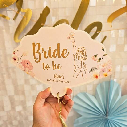 Çiçekli Gold Bride to be Konsept Bekarlığa Veda Püsküllü Yelpaze Kart - 3