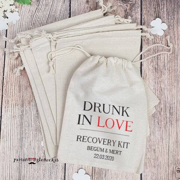 Drunk in Love Kişiye Özel Baskılı Hangover Kit - 1