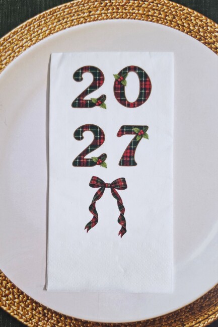 Ekose Fiyonklu 2027 Baskılı Beyaz Yılbaşı Peçetesi 20li