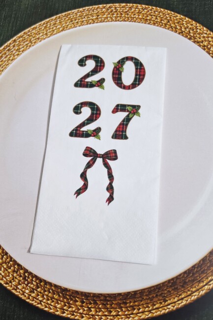 Ekose Fiyonklu 2027 Baskılı Beyaz Yılbaşı Peçetesi 20li - 2