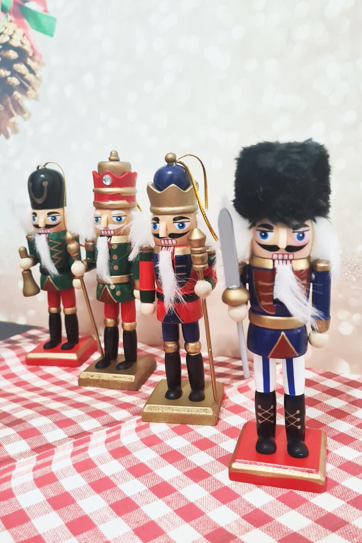 Fındıkkıran Asker Yılbaşı Süsleri 4lü Dekor Objesi Hareketli Nutcracker Kurşun Asker Süsler 15 cm 4lü - 1