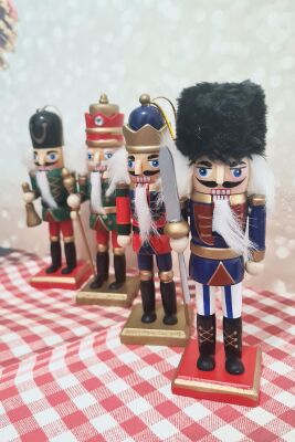 Fındıkkıran Asker Yılbaşı Süsleri 4lü Dekor Objesi Hareketli Nutcracker Kurşun Asker Süsler 15 cm 4lü - 4