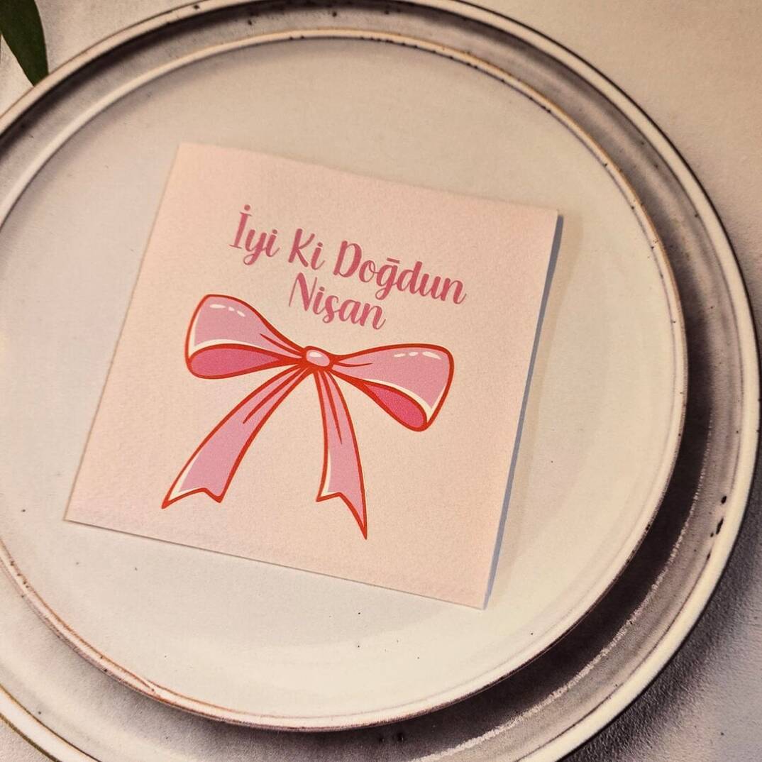 Fiyonk Konsept Dokulu Pembe İsme Özel Kare Peçete - 1
