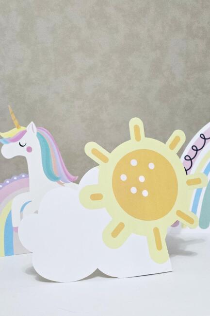 Gökkuşağı Unicorn Tema Ayaklı Pano Seti Gökkuşağı Konsept Doğum Günü Masa Üstü Panolar - 4