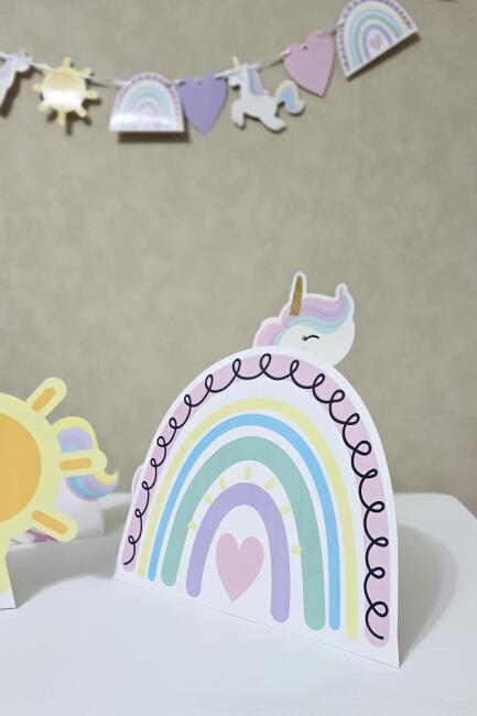Gökkuşağı Unicorn Tema Ayaklı Pano Seti Gökkuşağı Konsept Doğum Günü Masa Üstü Panolar - 5