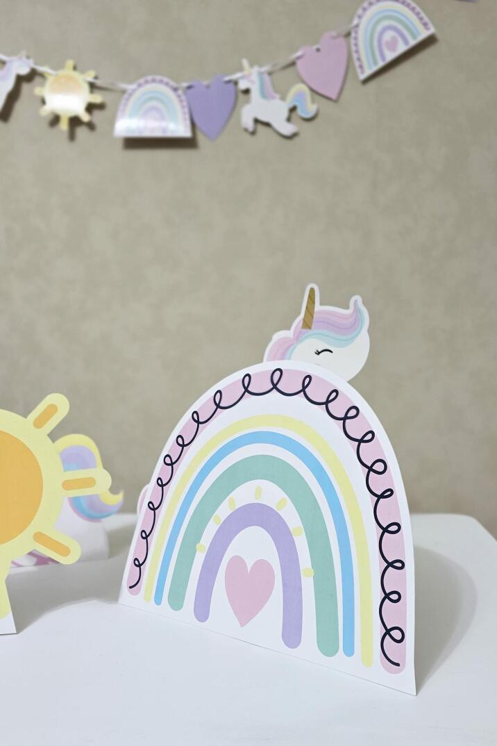 Gökkuşağı Unicorn Tema Ayaklı Pano Seti Gökkuşağı Konsept Doğum Günü Masa Üstü Panolar - 5