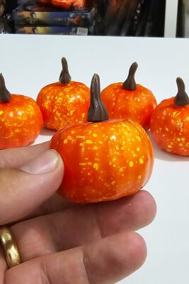 Halloween Balkabağı Figür Süs 5cm - 5 Li Set Cadılar Bayramı Kabak Figür Masa Süsleri 5 Adet - 2