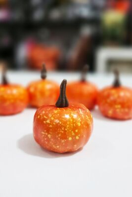 Halloween Balkabağı Figür Süs 5cm - 5 Li Set Cadılar Bayramı Kabak Figür Masa Süsleri 5 Adet - 3