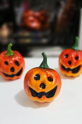 Halloween Gülen Surat Balkabağı Figür Süs 7cm - 3 Lü Set Cadılar Bayramı Kabak Figür Masa Süsleri 3 Adet - 2