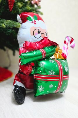 Hediye Paketi Tutan Noel Baba Folyo balon Oturan Noel Baba Yılbaşı Balonu - 3