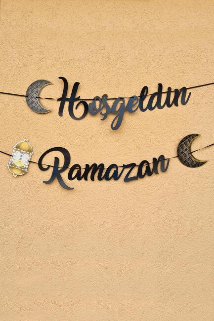 Hoşgeldin Ramazan Lacivert Kaligrafi Banner İpe Dizili Ramazan Süsü