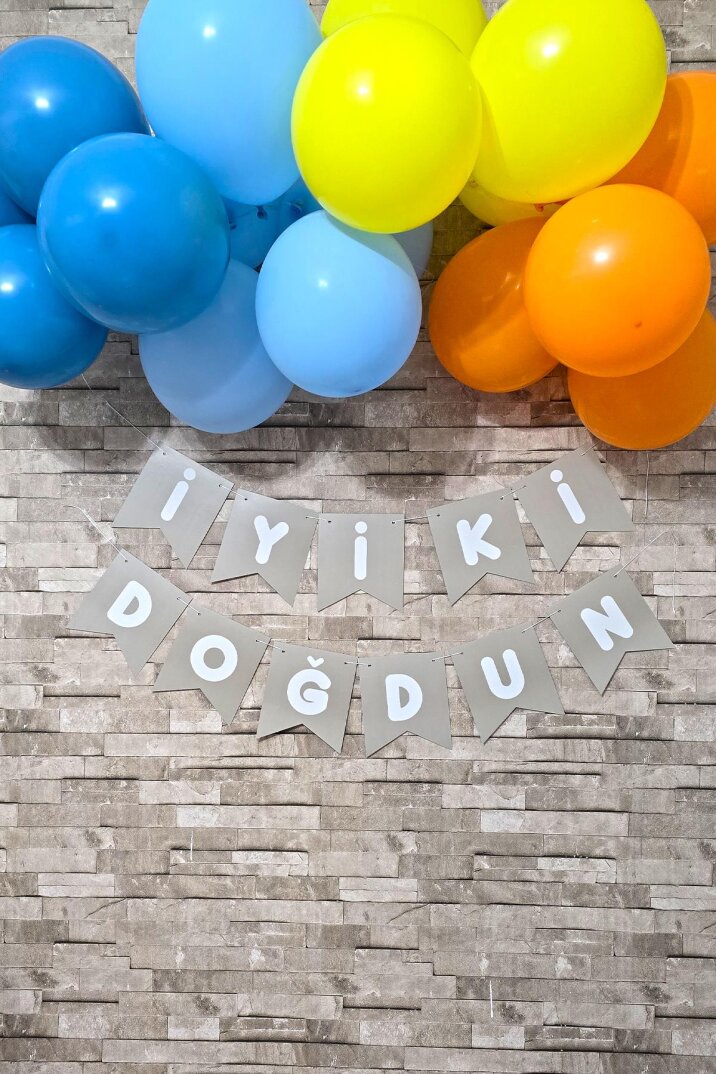 İyi Ki Doğdun Banner Kum Beji Üzeri Beyaz Yazı Retro Doğum Günü Süsleri - 1