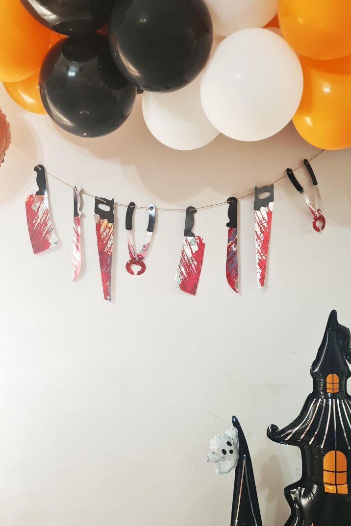 Kanlı Bıçak Satır Testere Banner Cadılar Bayramı Süsleri İpe Dizili Banner Süs Halloween Süsleri - 1