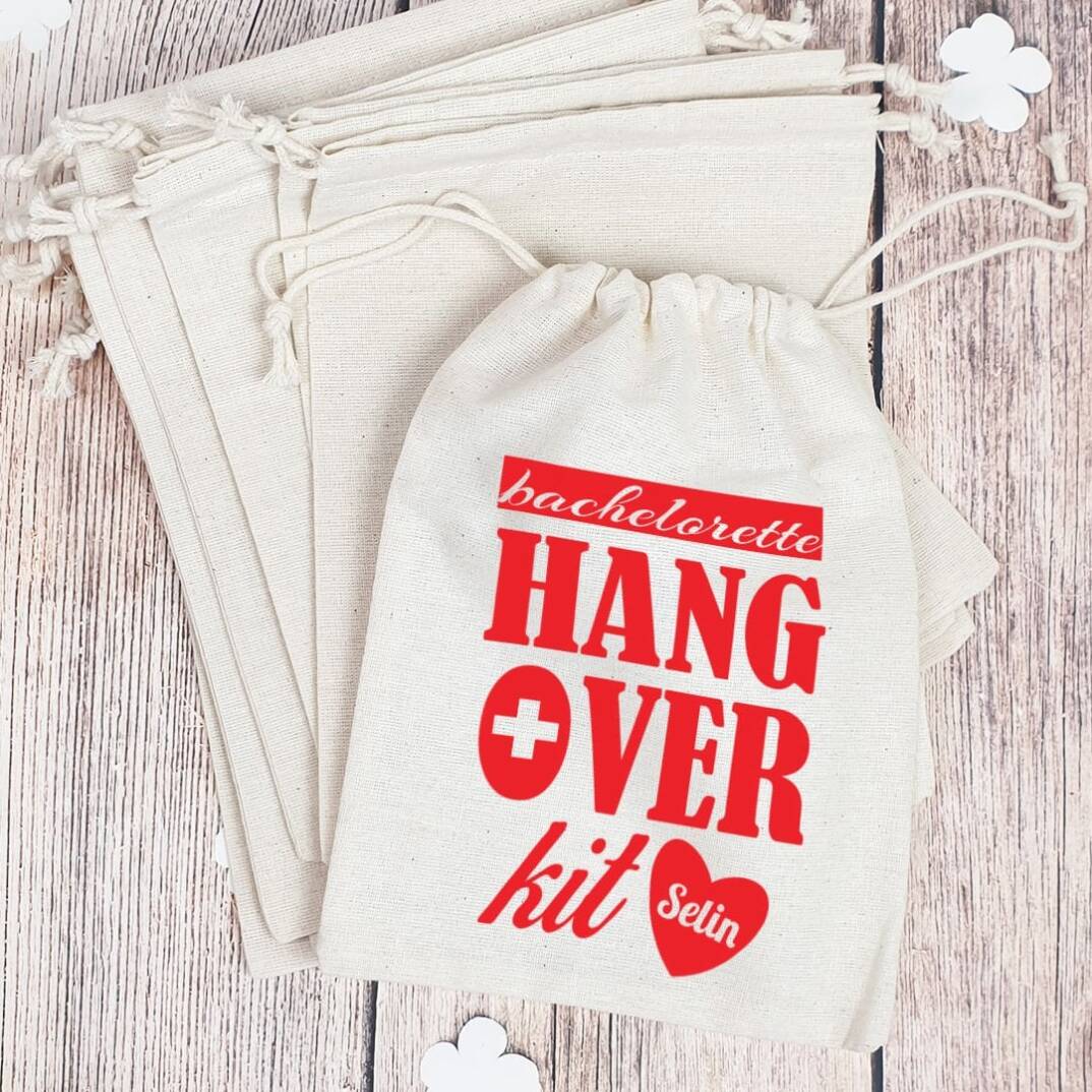 Kırmızı Kalp Detay İsim Baskılı Hangover Kit Bez Kese - 1