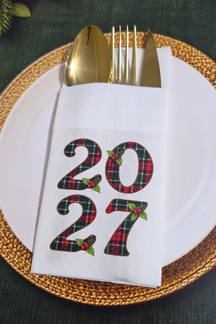 Kumaş Dokulu Beyaz 2027 Ekose Tasarım Yılbaşı Peçetesi – 6’lı Paket - 2