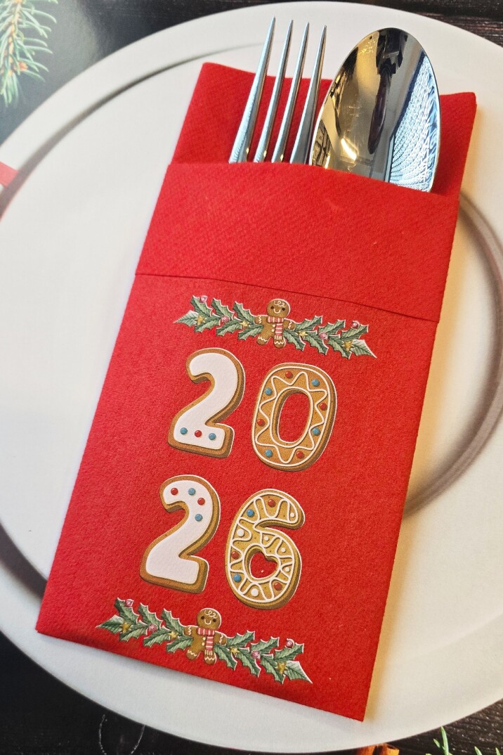 Kumaş Dokulu Kırmızı 2026 Kurabiye Adam Gingerbread Tasarım Baskılı Cepli Yılbaşı Peçetesi 6lı - 2