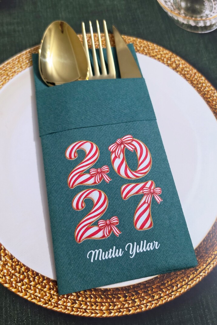 Kumaş Dokulu Yeşil 2027 Şeker Çizgili Fiyonklu Yılbaşı Peçetesi – 6’lı Paket - 1