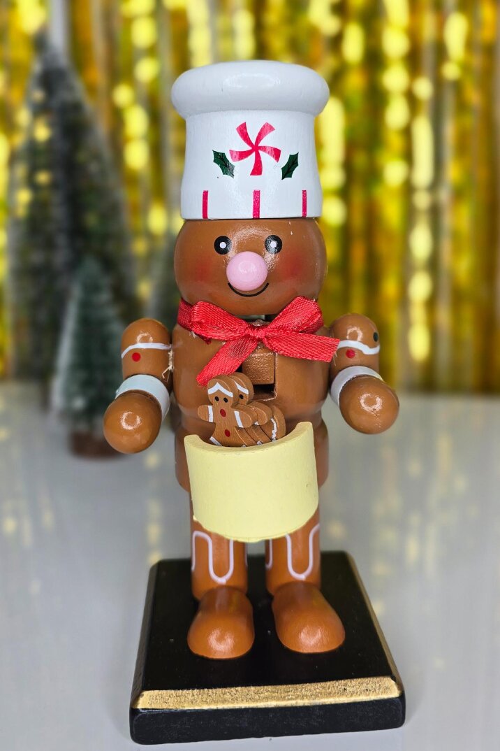 Kurabiye Adam Fındıkkıran Masa Üstü Süs Obje Aşçı Kurabiye Adam ve Kurabiyeleri Yılbaşı Masa Süsü 16cm - 1