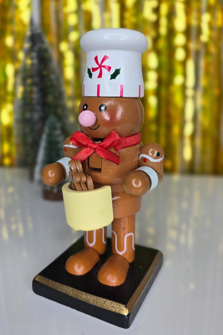 Kurabiye Adam Fındıkkıran Masa Üstü Süs Obje Aşçı Kurabiye Adam ve Kurabiyeleri Yılbaşı Masa Süsü 16cm - 2