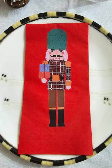 Kurşun Asker Baskılı Kırmızı Yılbaşı Peçetesi - Nutcracker Kırmızı Peçete 12li Paket - 3