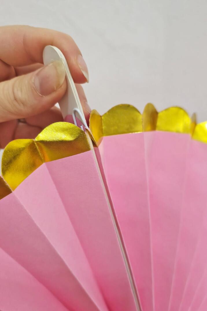 Makaron Renkler Gold Yaldızlı Yelpaze Süs Seti 6lı Fan Duvar Süsü Makaron Gold Varaklı 6lı Arkalı Önlü - 3