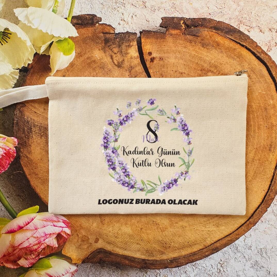 Makyaj Çantası 8 Mart Kadınlar Günü Logo Baskılı Lavanta Çiçekleri - 1