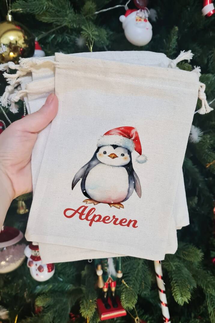 Noel Baba Şapkalı Penguen İsme Özel Yılbaşı Hediye Kesesi - 2