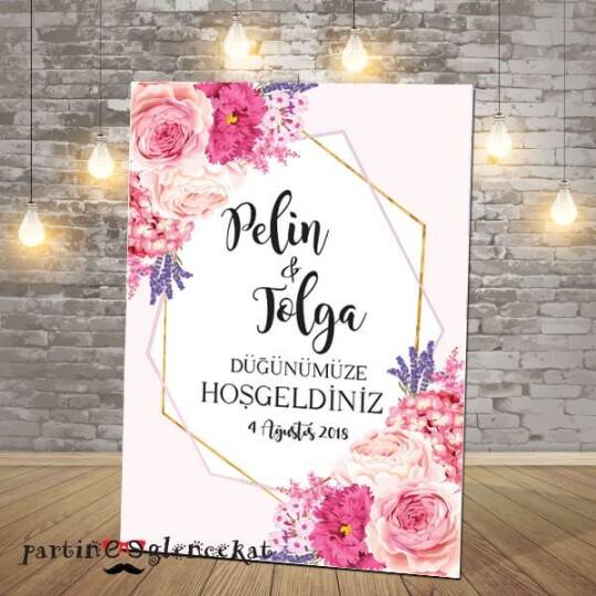 Pembe Çiçekler-Gold Konsept Karşılama Panosu
