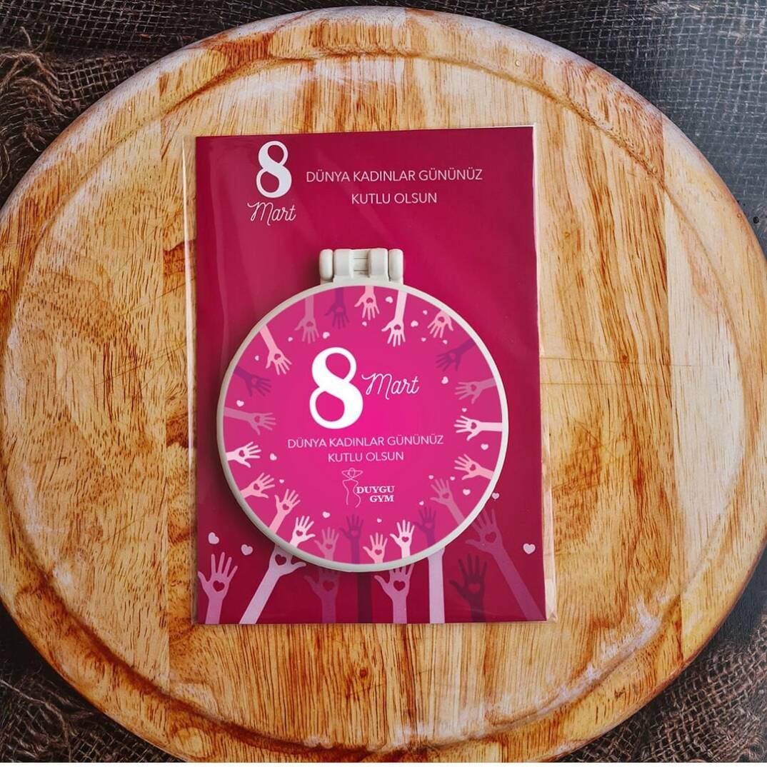 Pembe Eller Hediyelik Ayna Kadınlar Günü Hediyesi Logo Baskılı - 1