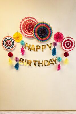 Petekli Püsküllü Gold Happy Birthday Banner Süs ve Retro Yelpaze Duvar Süsleri Seti Doğum Günü Duvar Süsü - 1