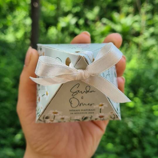 Retro Papatya Konsept Piramit Şekilli Nikah Şekeri (1)
