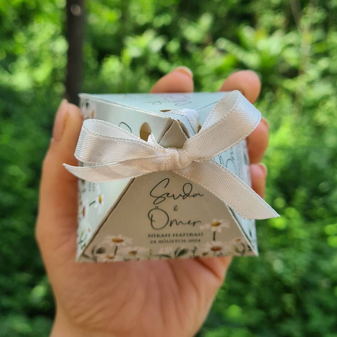 Retro Papatya Konsept Piramit Şekilli Nikah Şekeri - 2