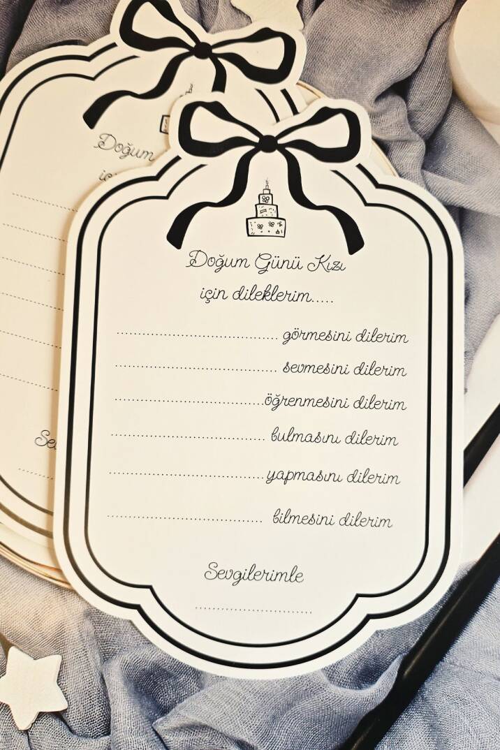 Siyah Beyaz Fiyonk Konsept Doğum Günü Kızına Dileklerim Kartı - 1