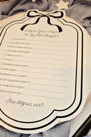 Siyah Beyaz Fiyonk Konsept Doğum Günü Kızını Kim Tanıyor Oyun Kartı - 2