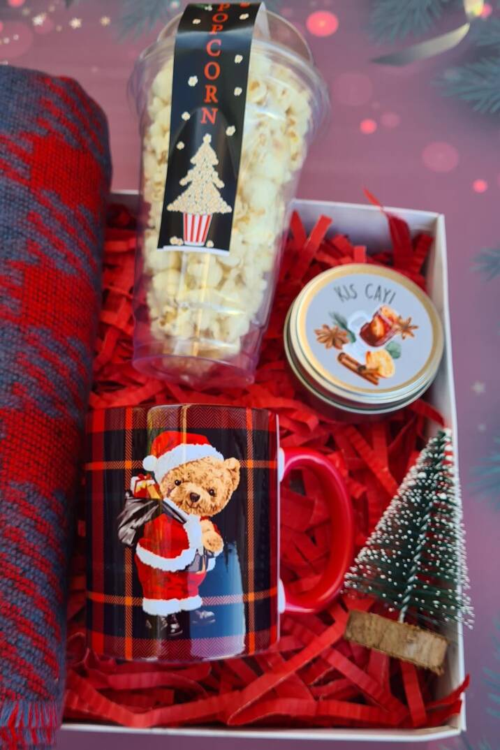 Teddy Bear Yılbaşı Konsept Kupa ve Battaniyeli Yılbaşı Hediye Set Kutusu - 3